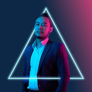 Web_CTA_Gartner_300x300 copy Business Man with glowing triangle on dark background